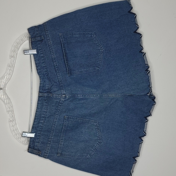 Boo Hoo Womens Scallop Hem Jean Shorts Size 16 - Picture 6 of 12